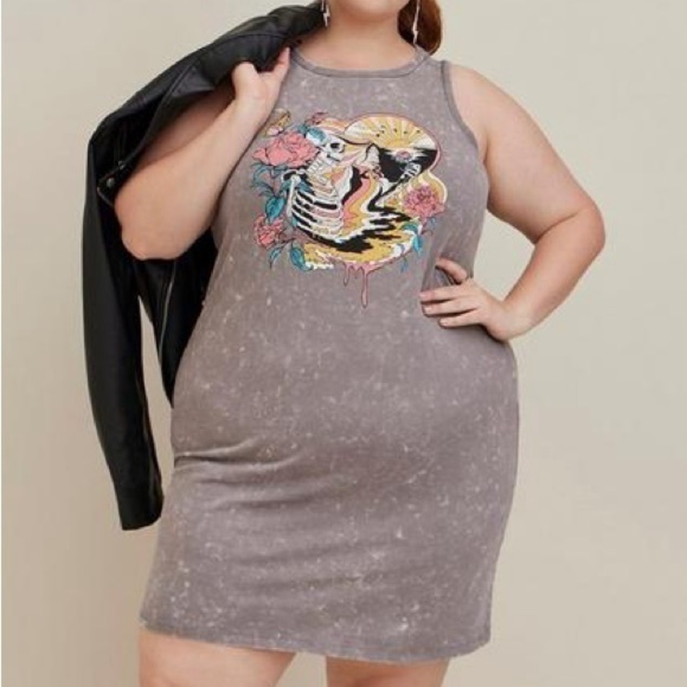 🆕 NWT Women’s torrid 3 LoveSick Slashed Back Dress Cotton Skull Grey Wash 22 24